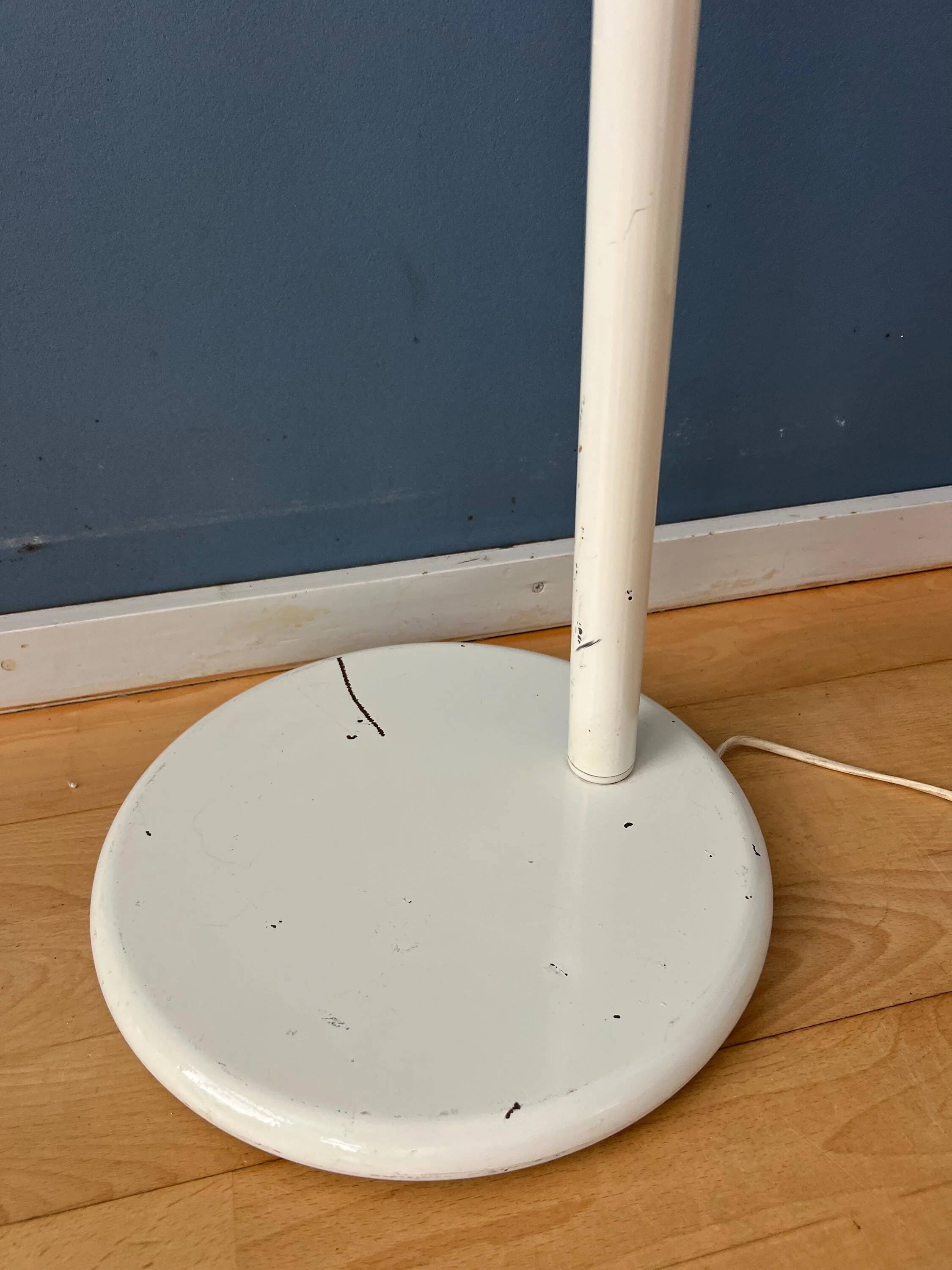 Vintage floor lamp in white metal with acrylic shade.