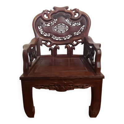 Fauteuil vietnamien sculpté en bois massif