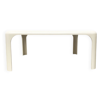 Demetrio lounge coffee table from the Italian space age of the mid-century by Vico Magistretti for Artemide.