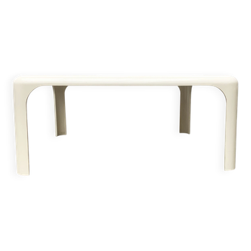 Demetrio lounge coffee table from the Italian space age of the mid-century by Vico Magistretti for Artemide.