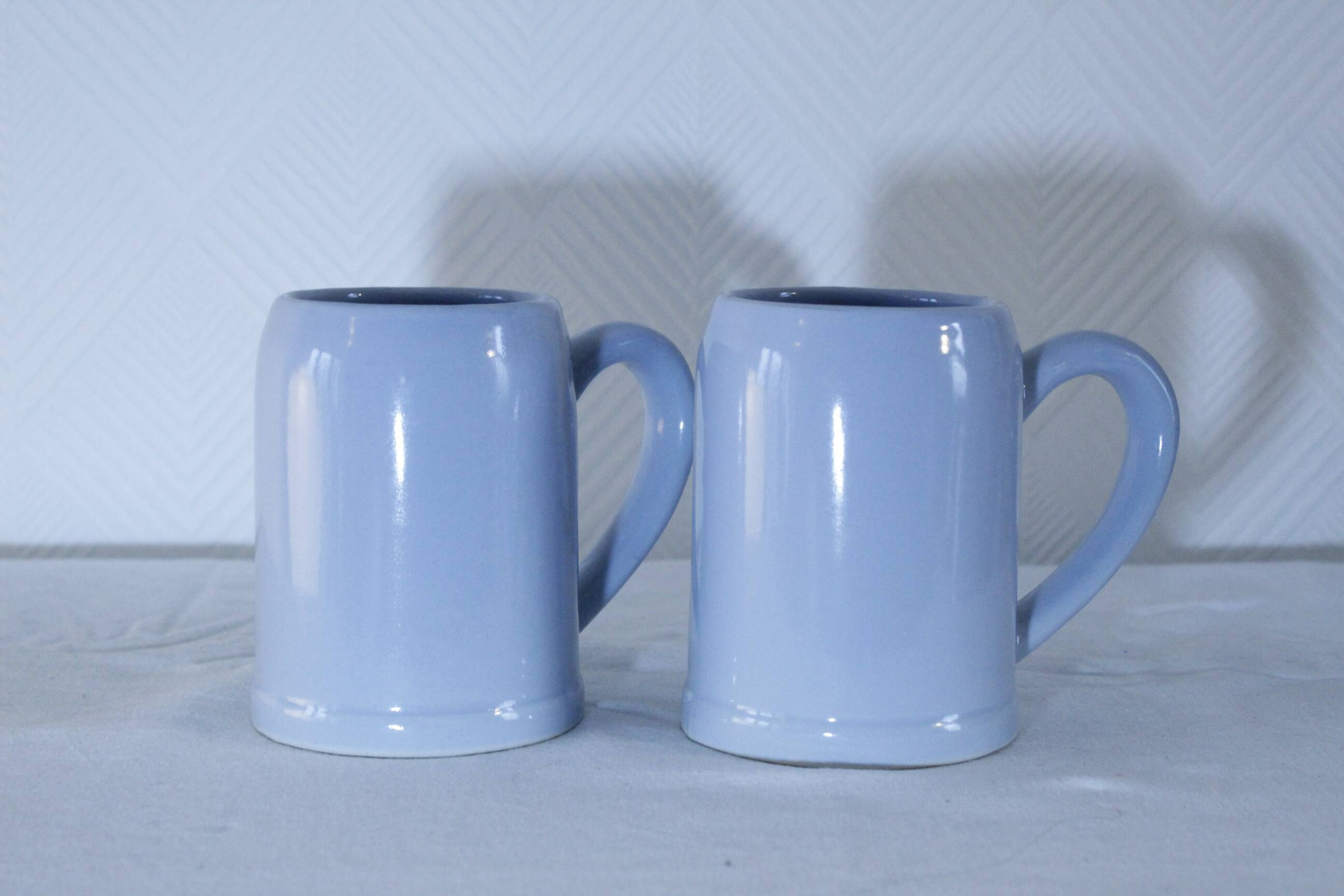 Set of 2 stoneware tankards / mugs 50cl light blue