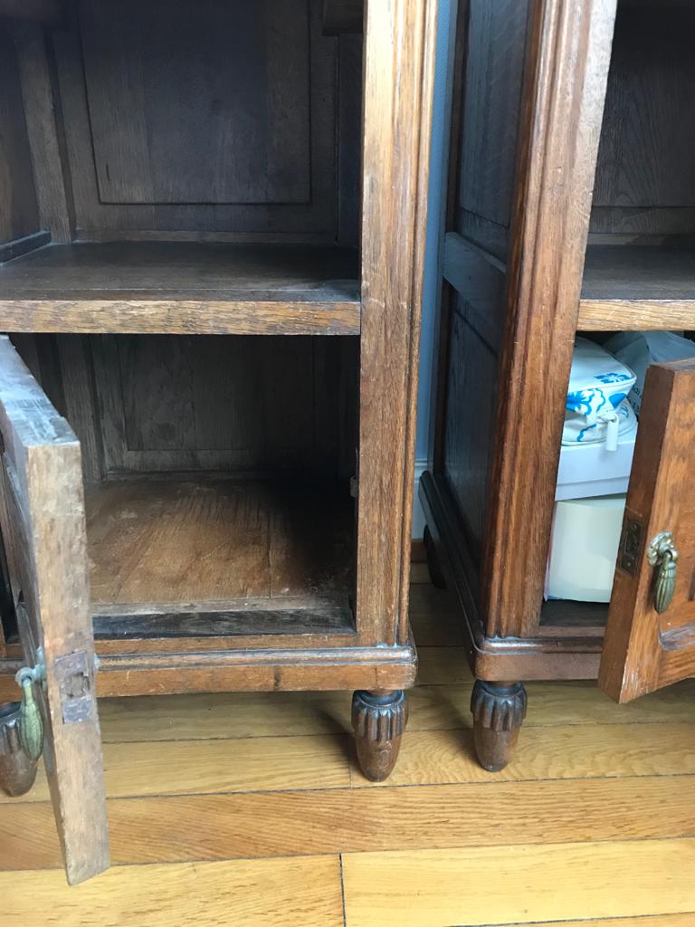 Set of 2 old oak bedside tables above black marble plaque