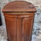 Cabinet demi-lune ancien en noyer, fin XVIIIe siècle, château français