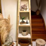 Asymmetrical shelf