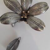 Bronze ashtray with removable petals