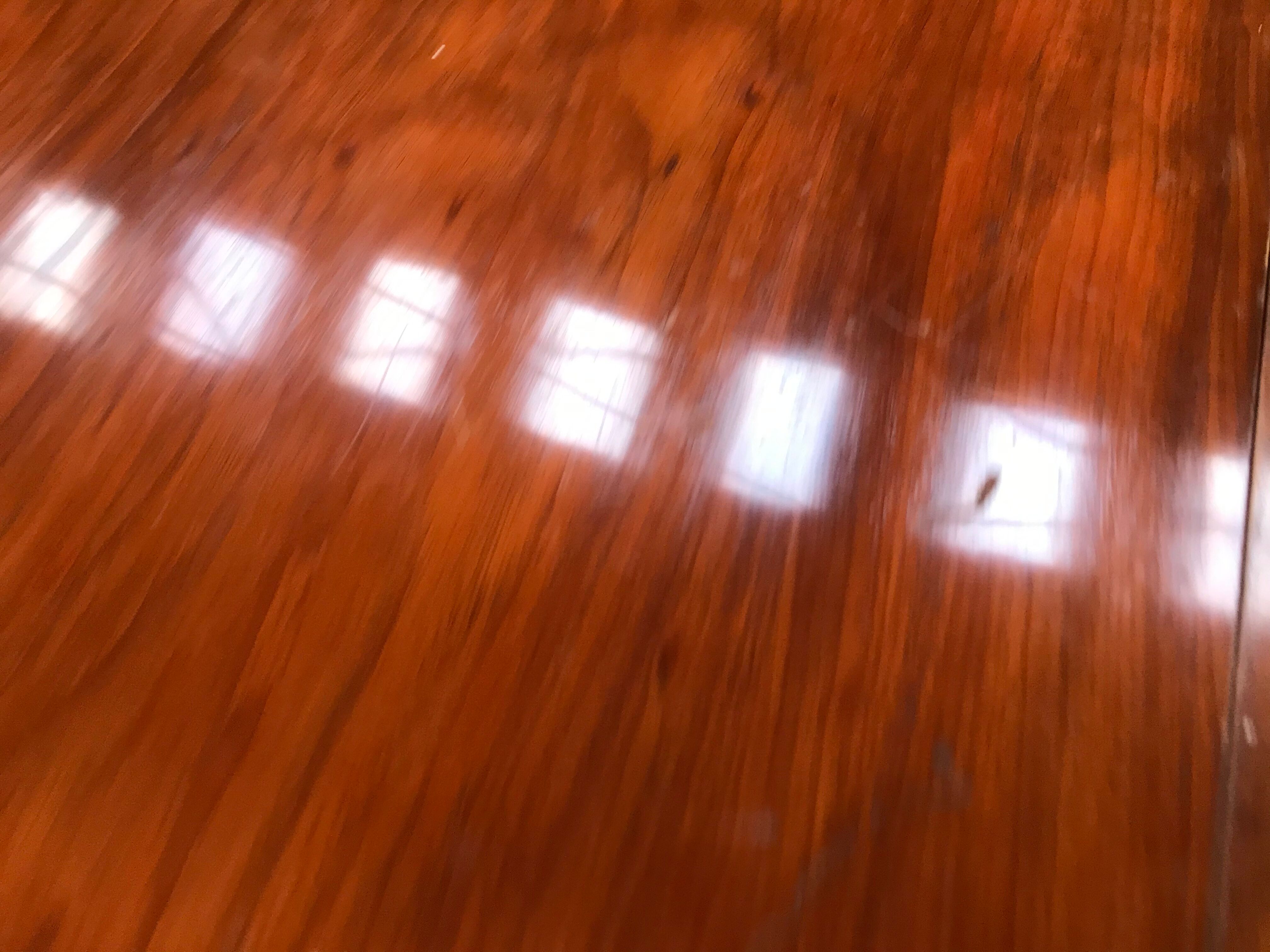 Gateleg table in solid mahogany