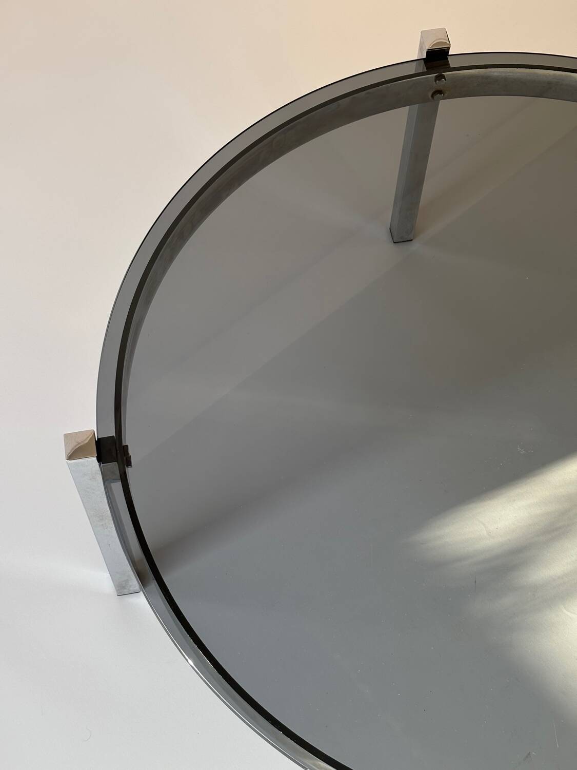 Table basse, chrome et verre fumé, 1970
