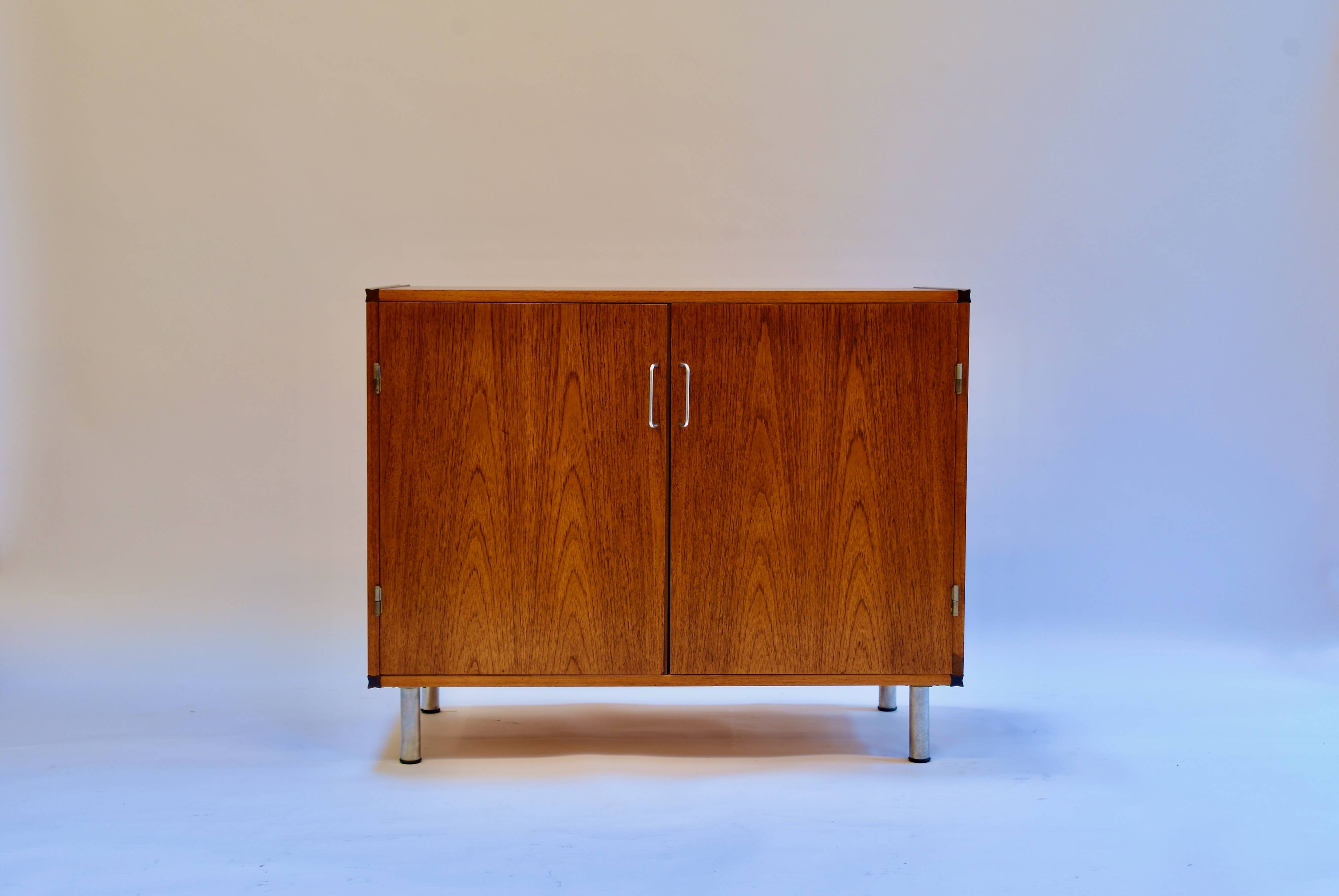 Two-door buffet in manufactured teak, two interior drawers (pastoe).