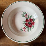 Mismatched plates l'Amandinoise