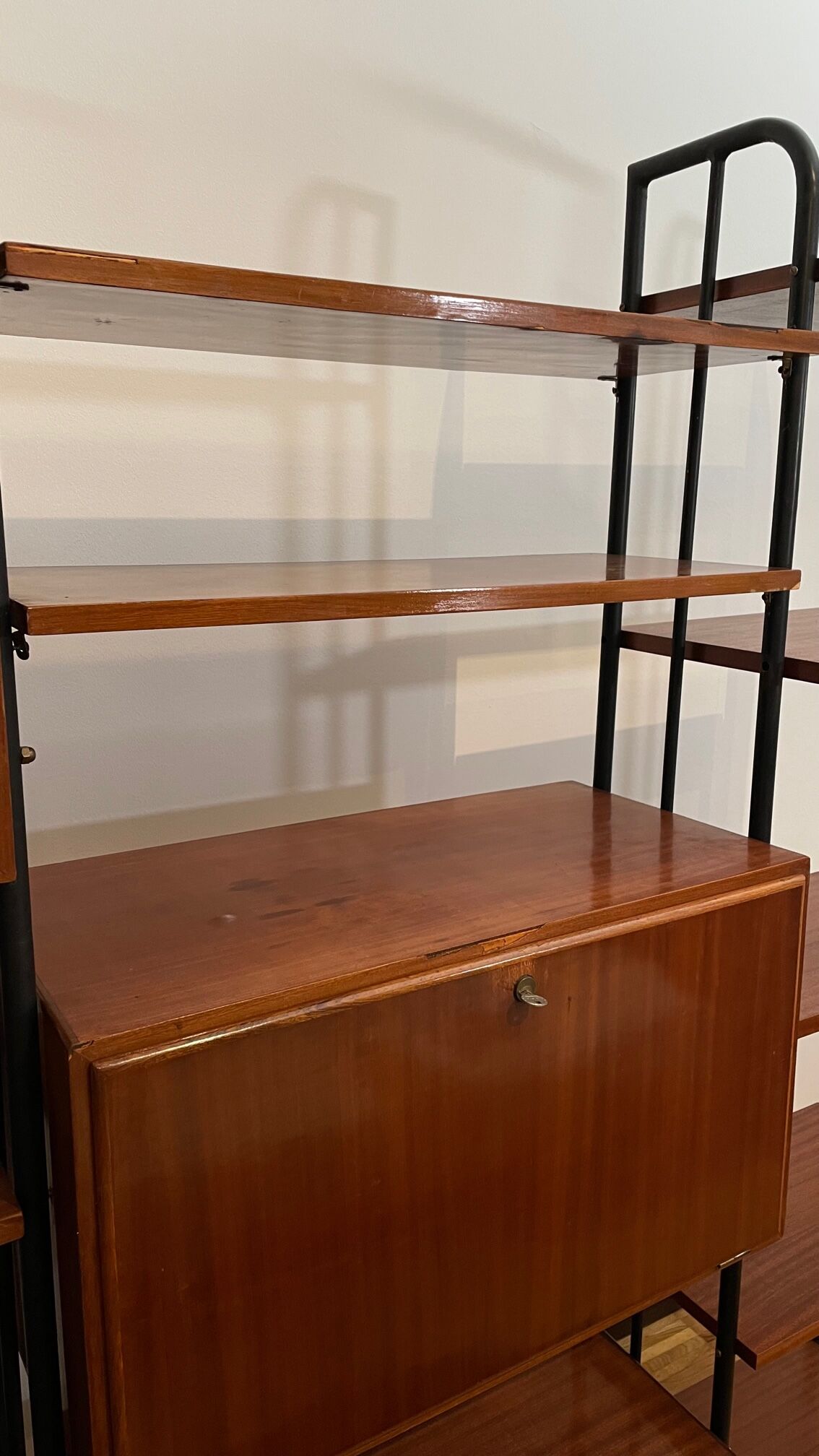 Italian stage shelf from the 60s