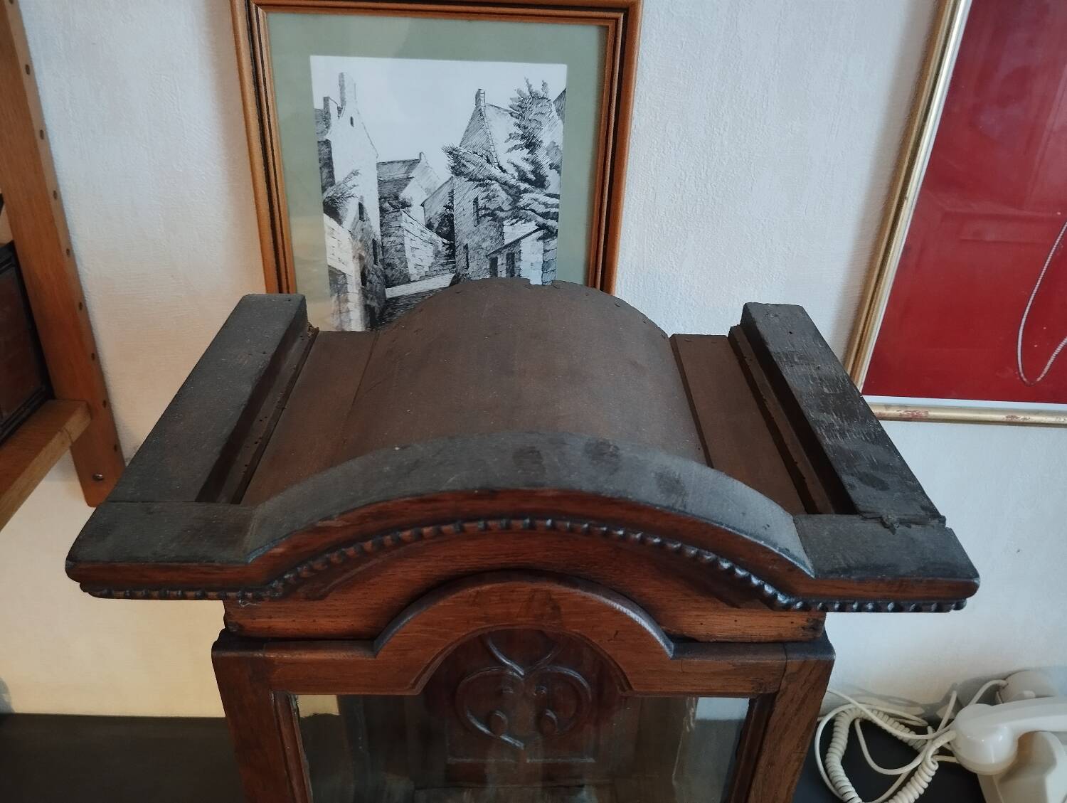 Late 19th Antique Showcase