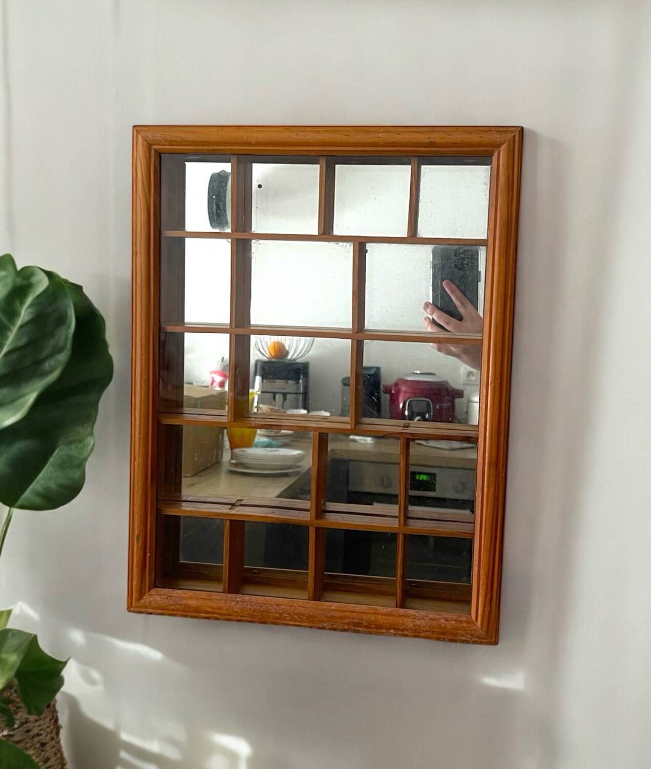 Storage box with wall-mounted glass mirror with integrated storage