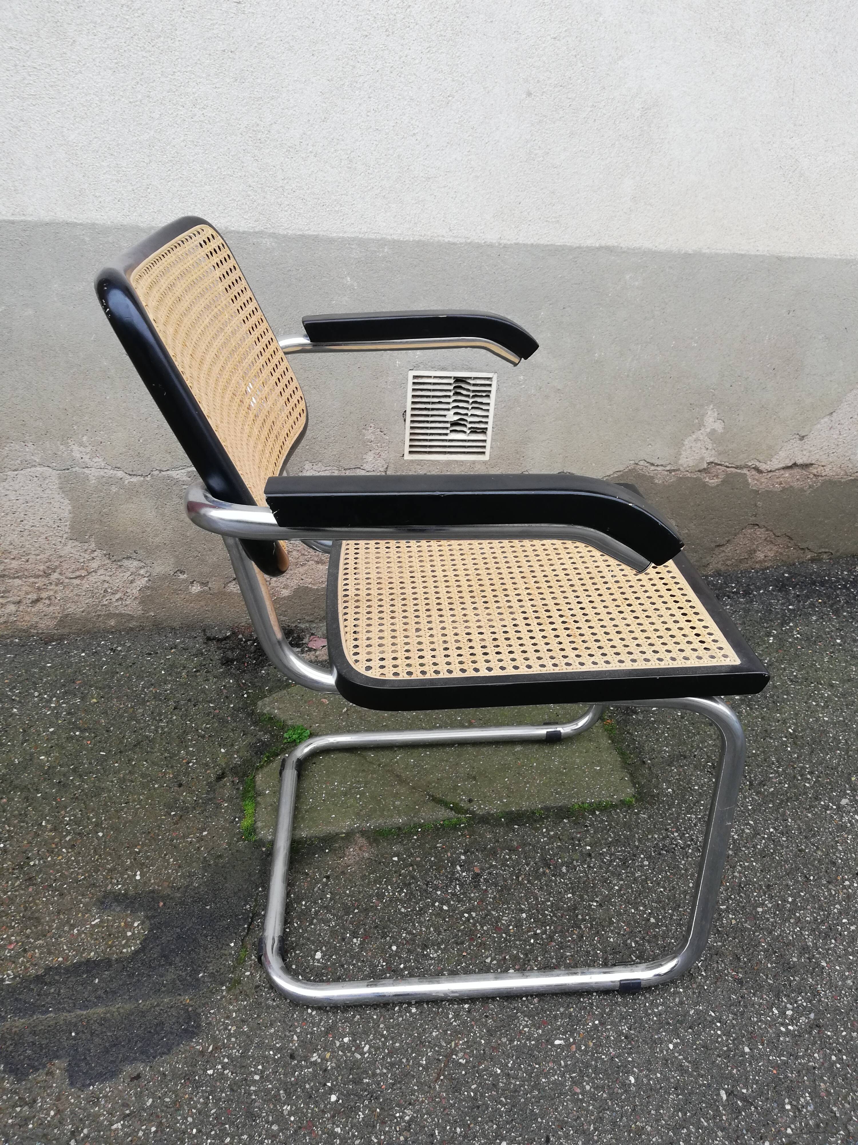 Marcel Breuer black armrest chair