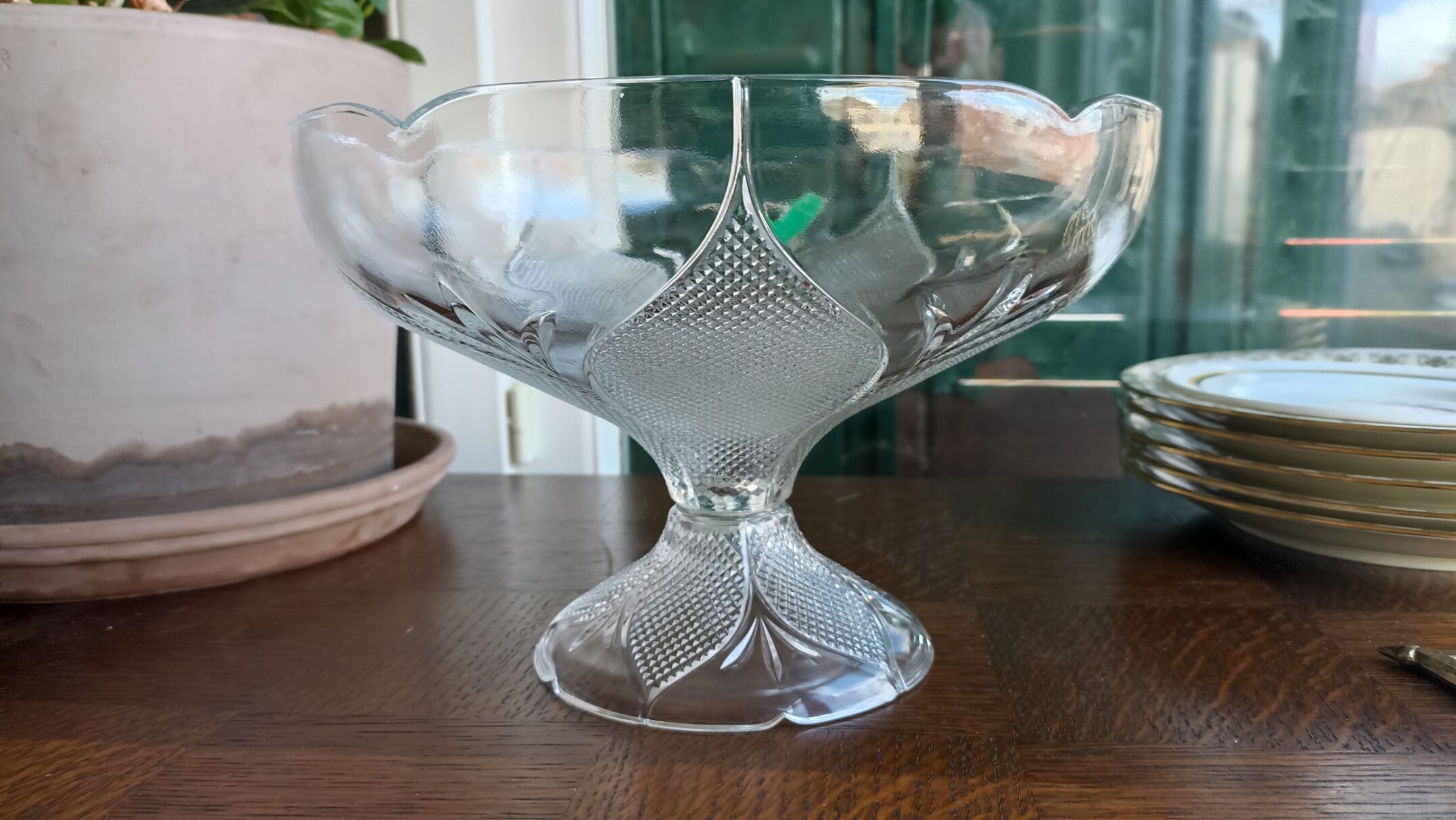 Crescendo glass stand cup from the 70s