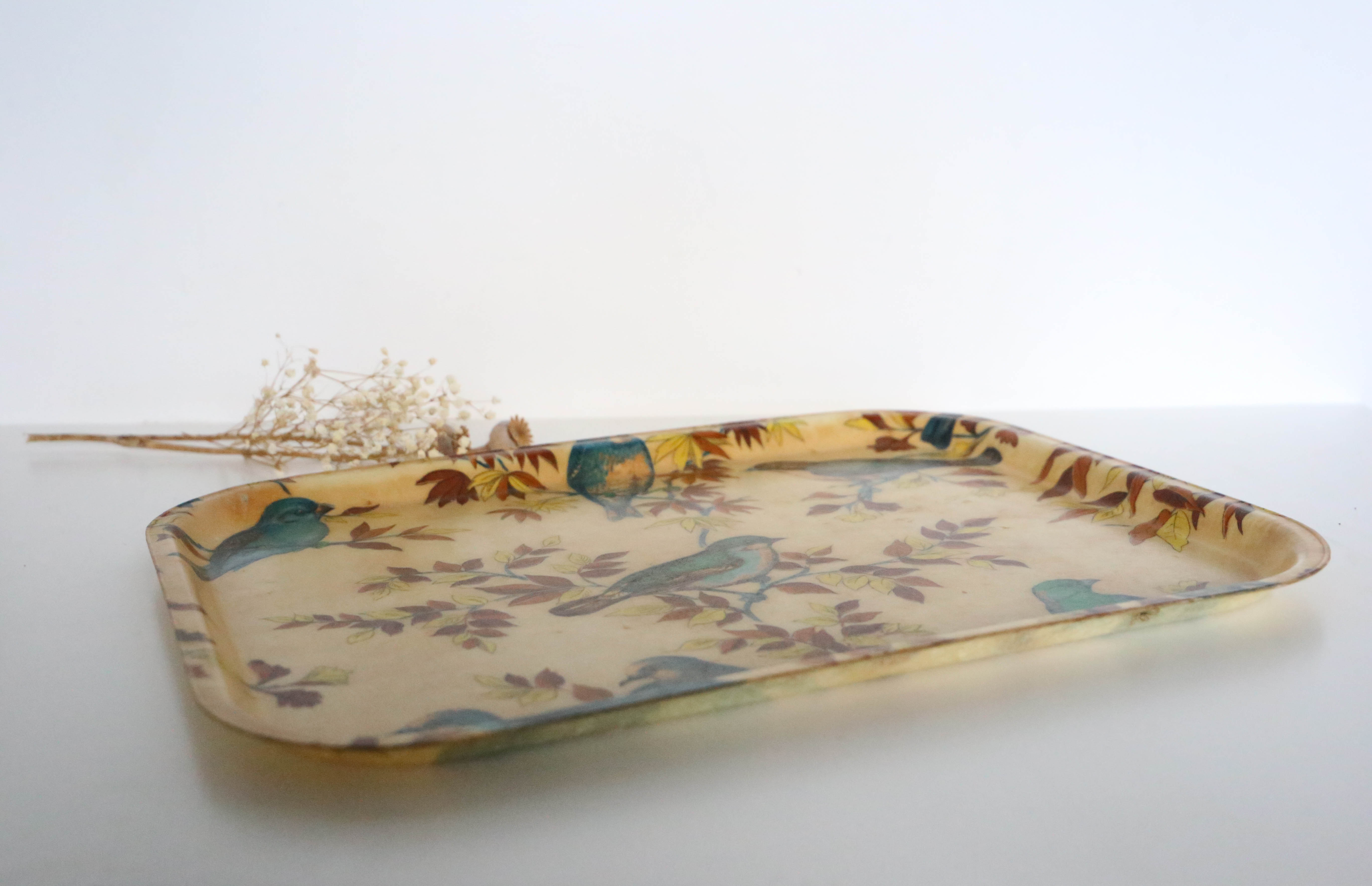 Fiber service tray, bird decorations, vintage