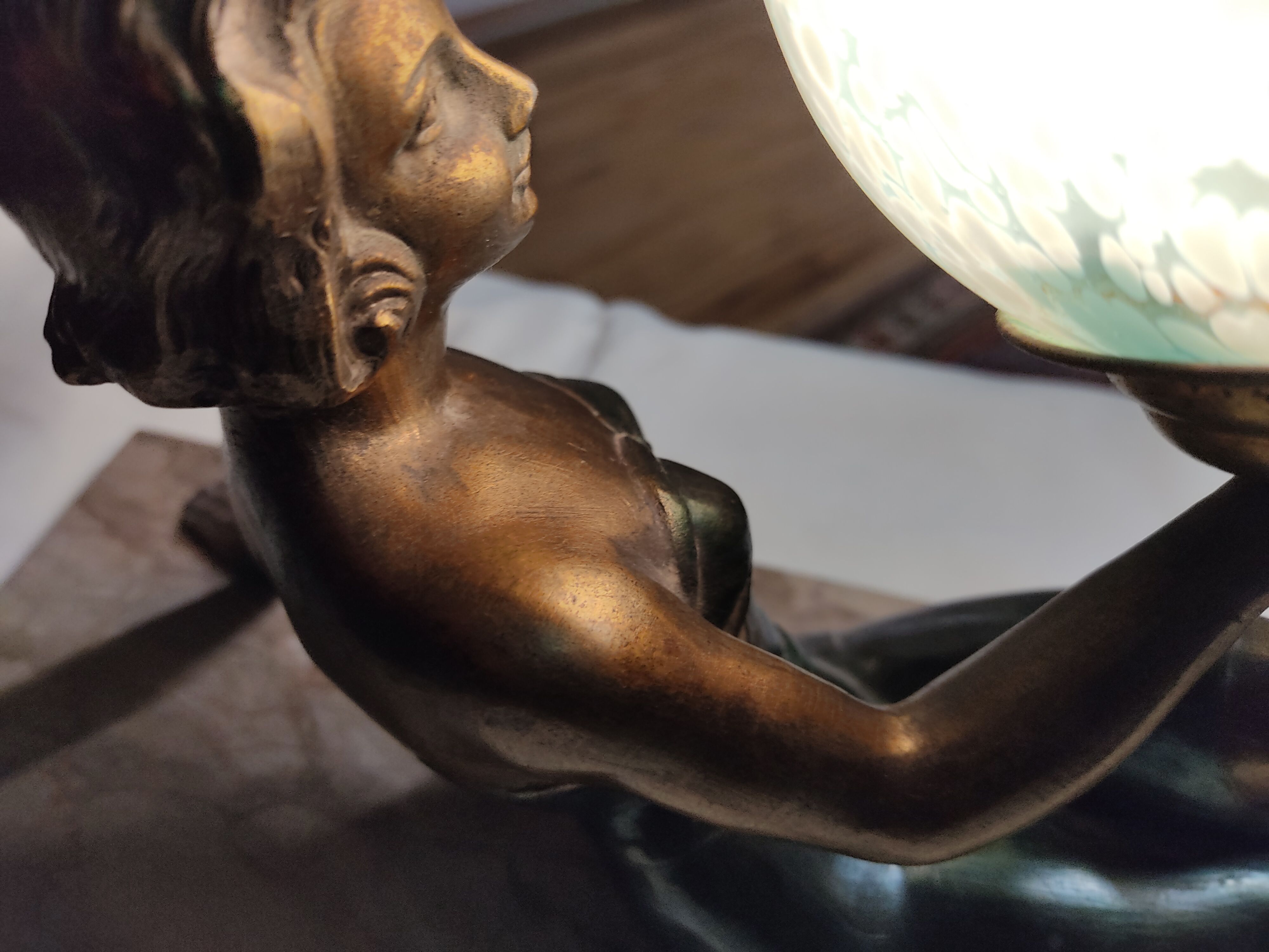 Women's lamp bronze and marble