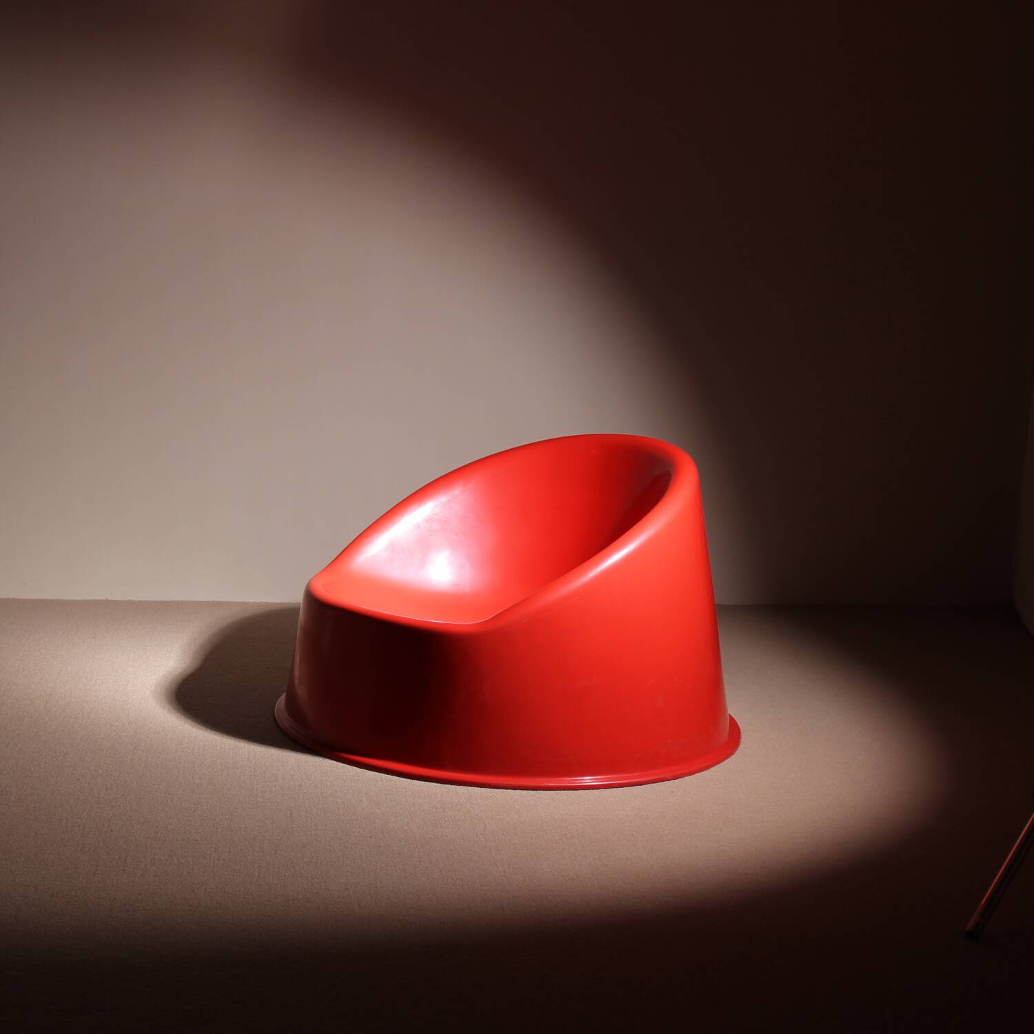 Space Age Plastic Lounge Chairs | Italy 1970s