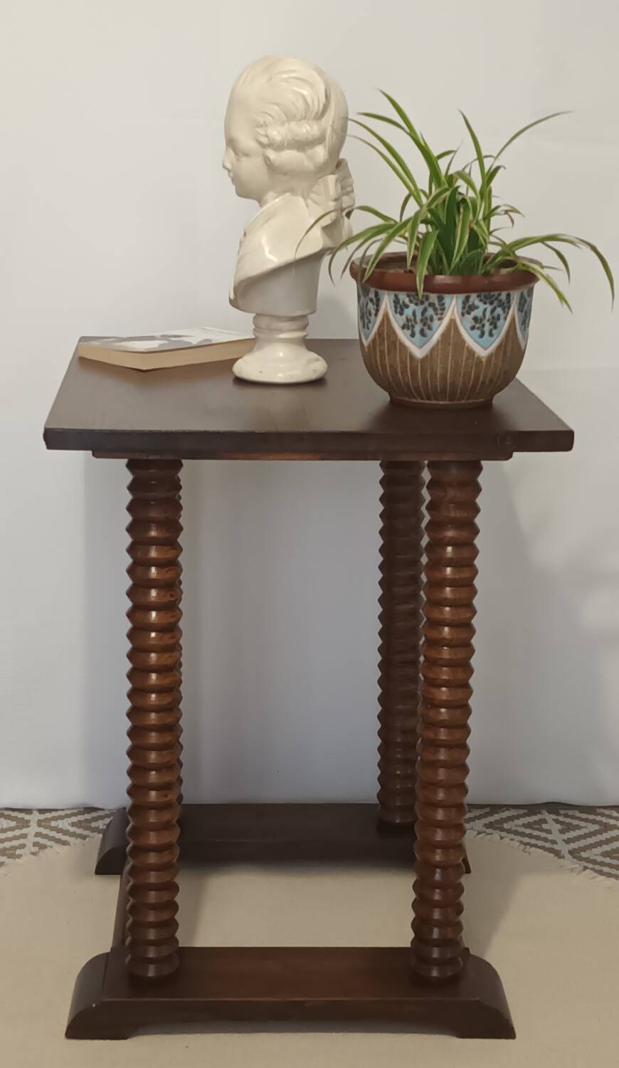 Table d'appoint attribuée à Charles Dudouyt XXème
