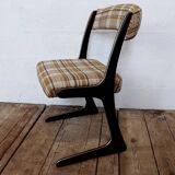 5 vintage chairs