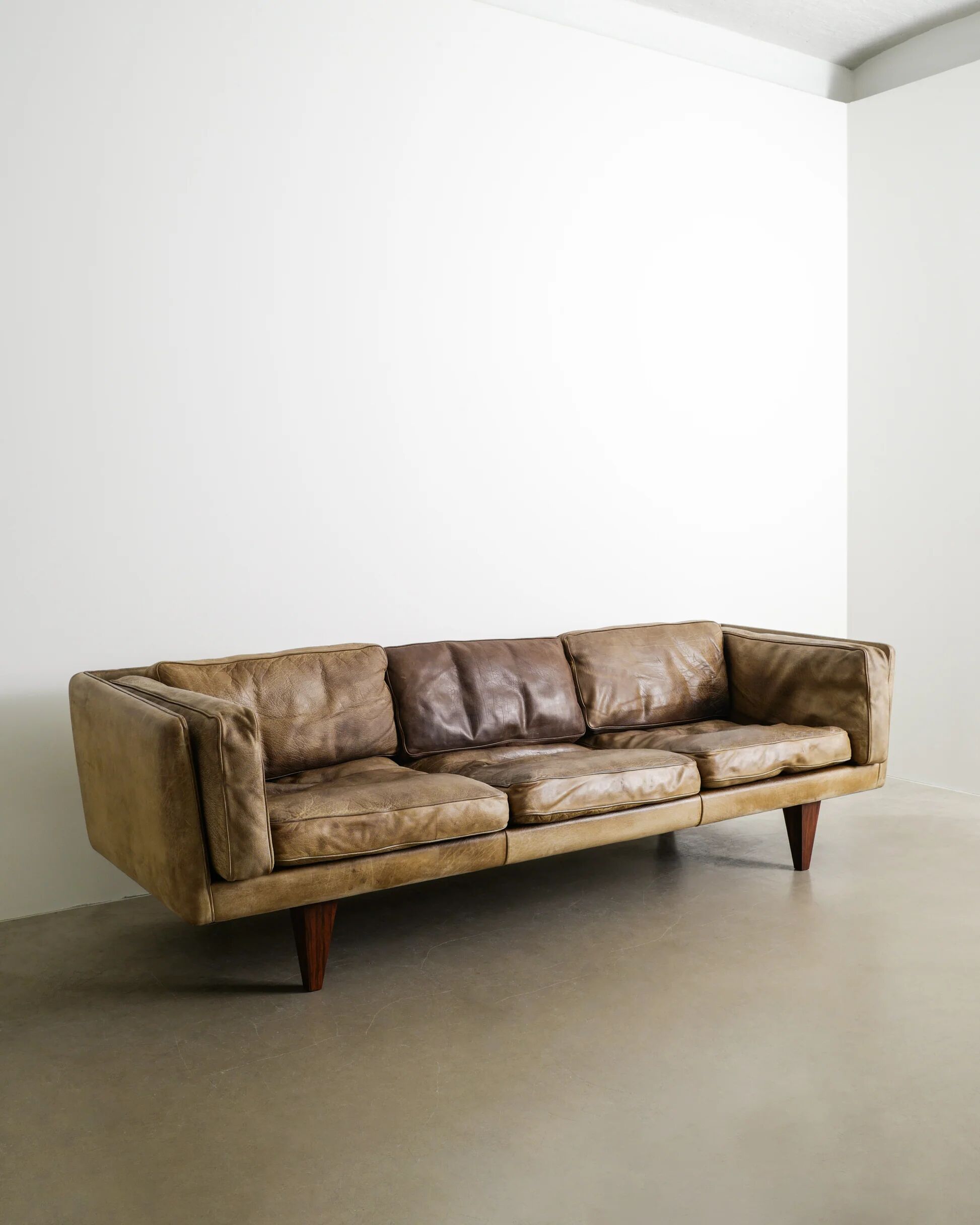 Danish Mid Century Three Seater Brown Sofa "V11" by Illum Wikkelsø, 1960s