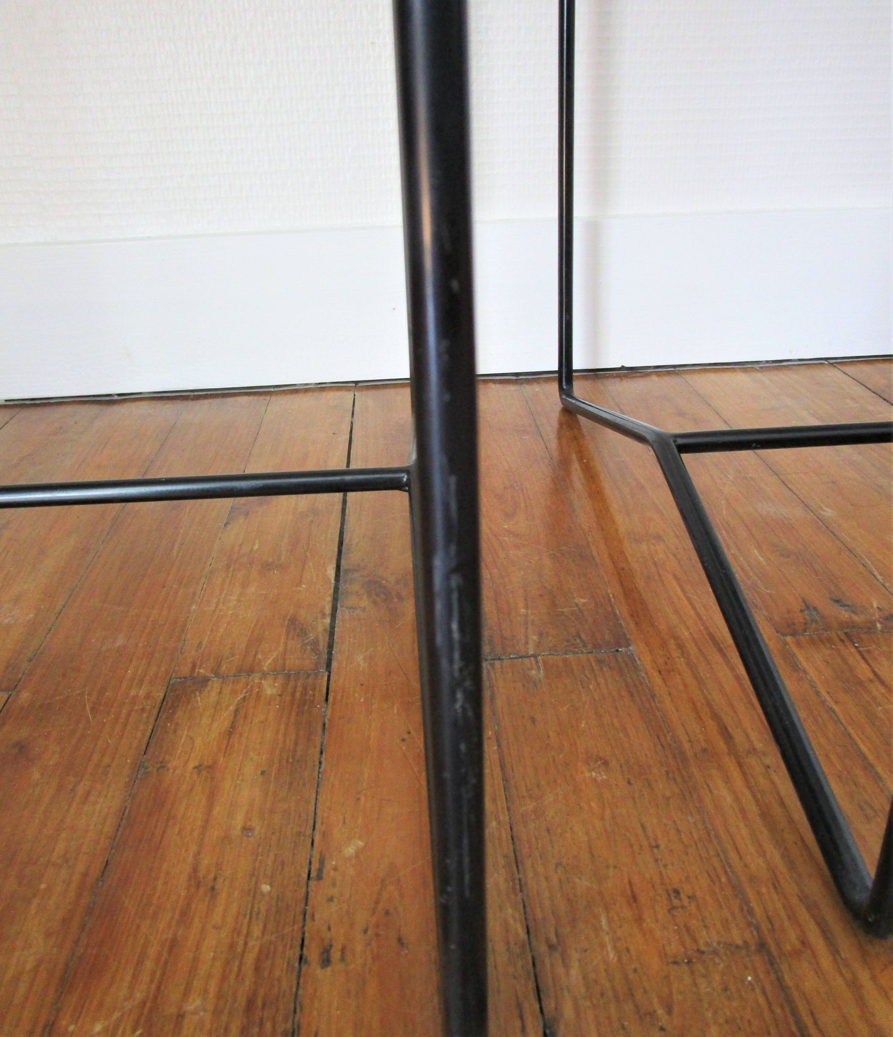 Paire de chaises acier métal perforé design années 80