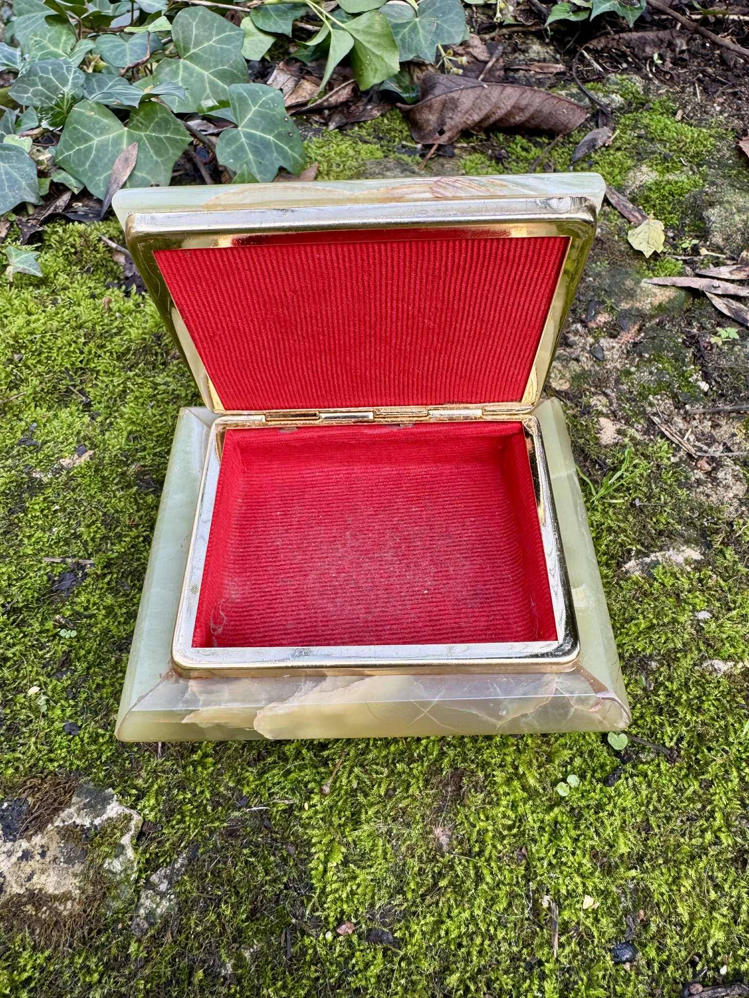 Onyx catchall box from the 1960s, vintage Italy.