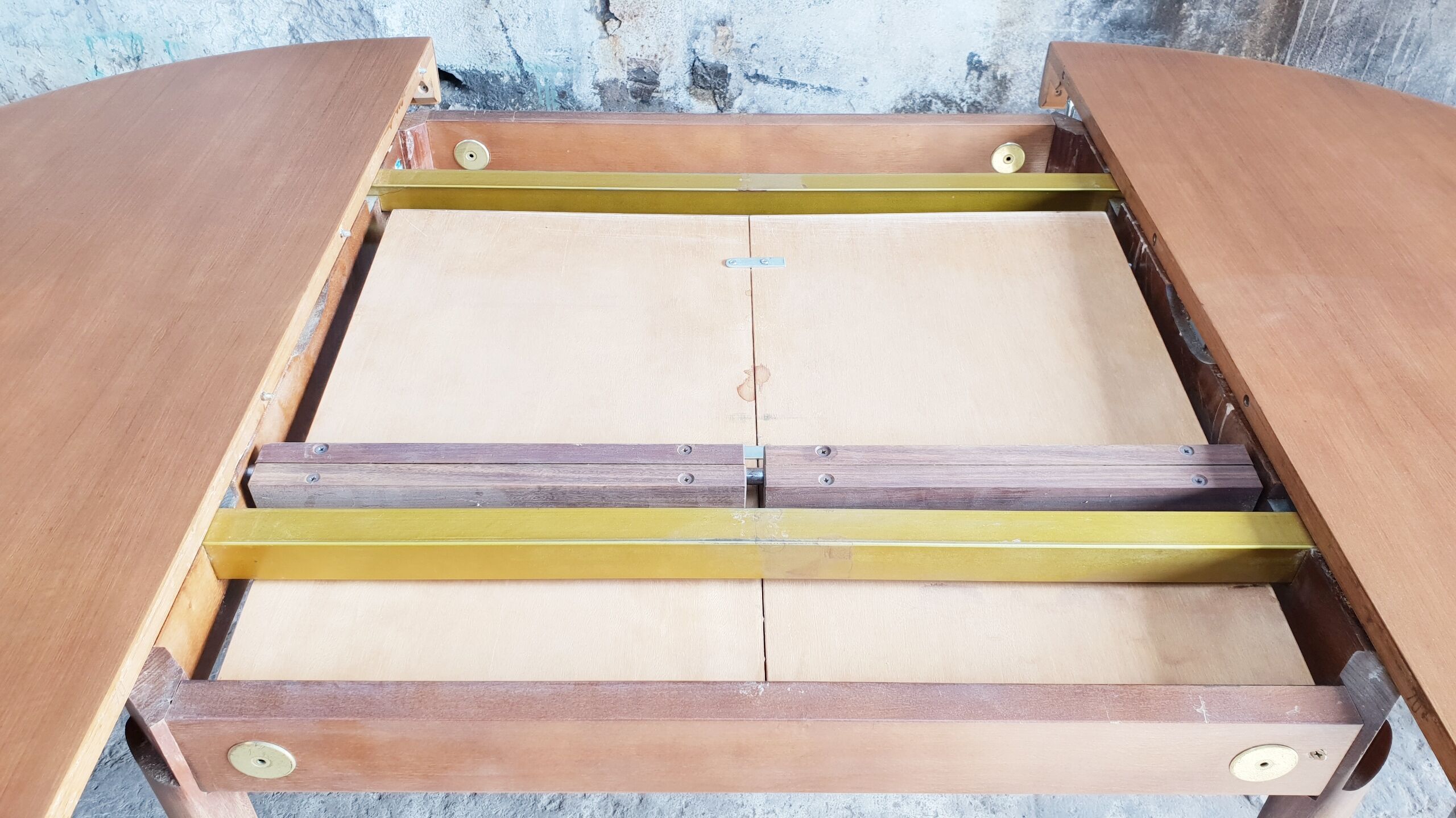 Table ronde scandinave extensible