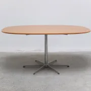 'Superellipse' pedestal table in oak by Arne Jacobsen for Fritz Hansen, 1981