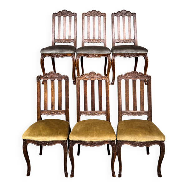 Ensemble de 6 chaises Régence. Chêne massif.