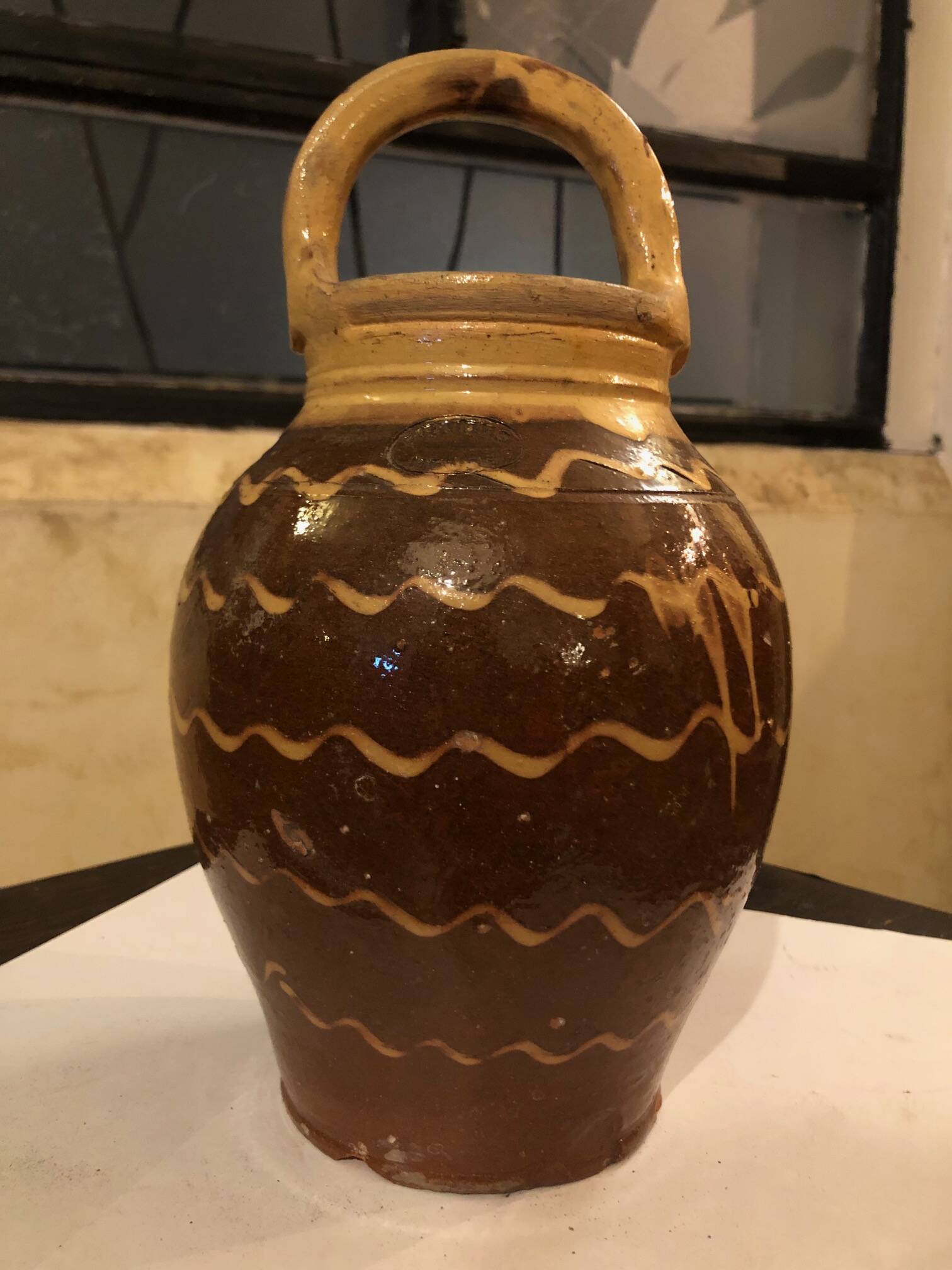 Jug, gargoulette