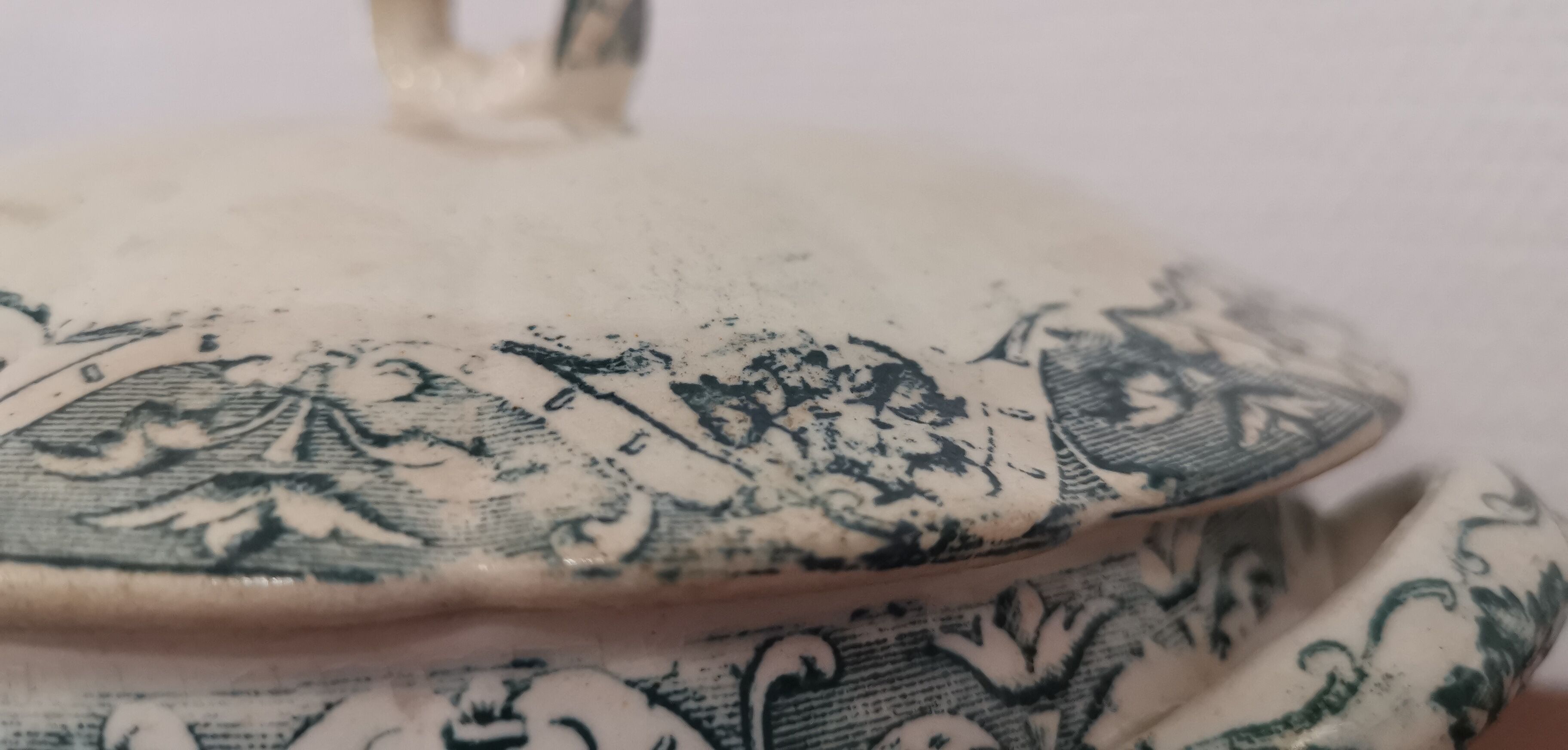 White Iron Earth tureen with green patterns