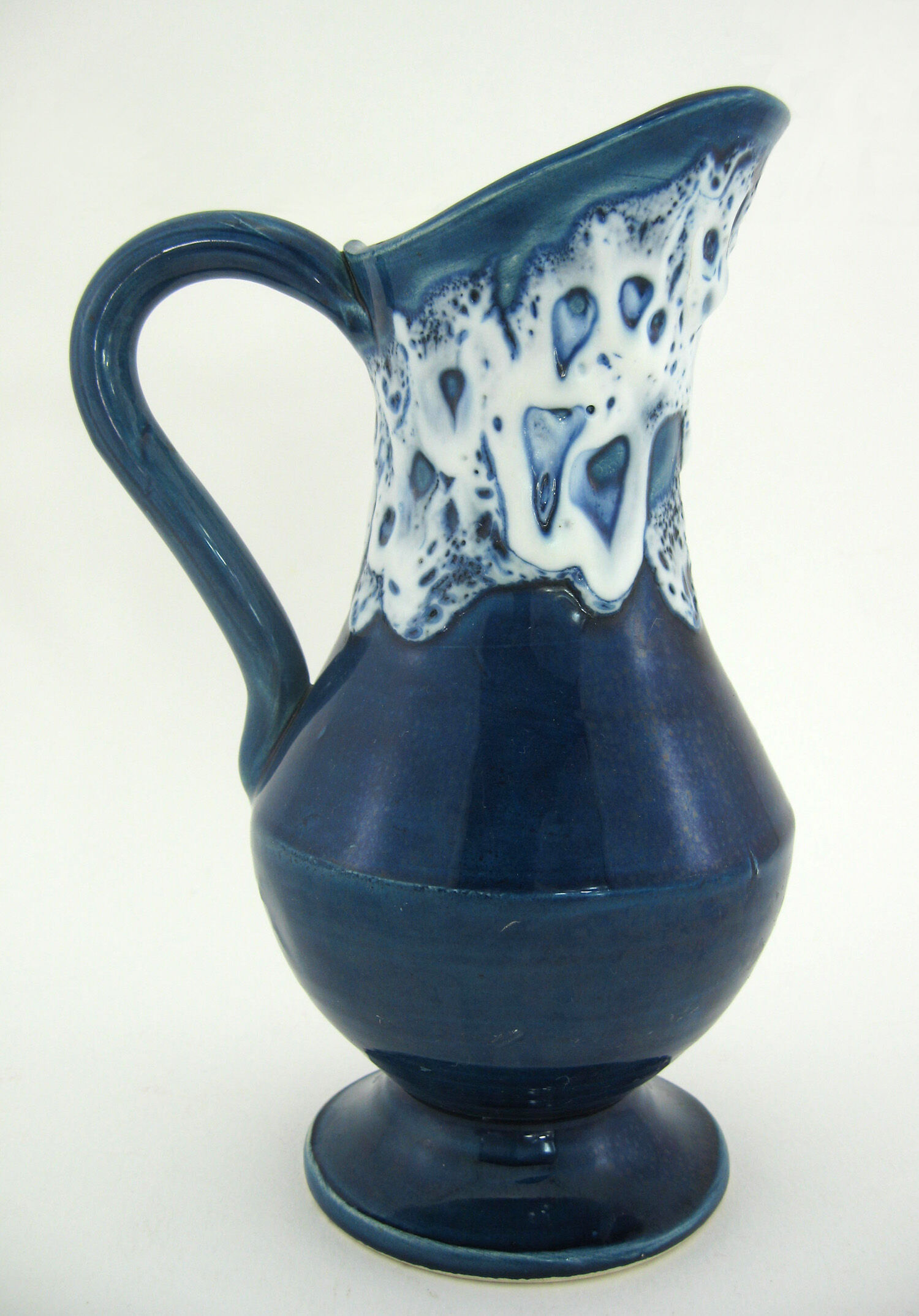 Pichet en céramique émaillée bleu marine - glaçure Fat Lava - vintage années 60