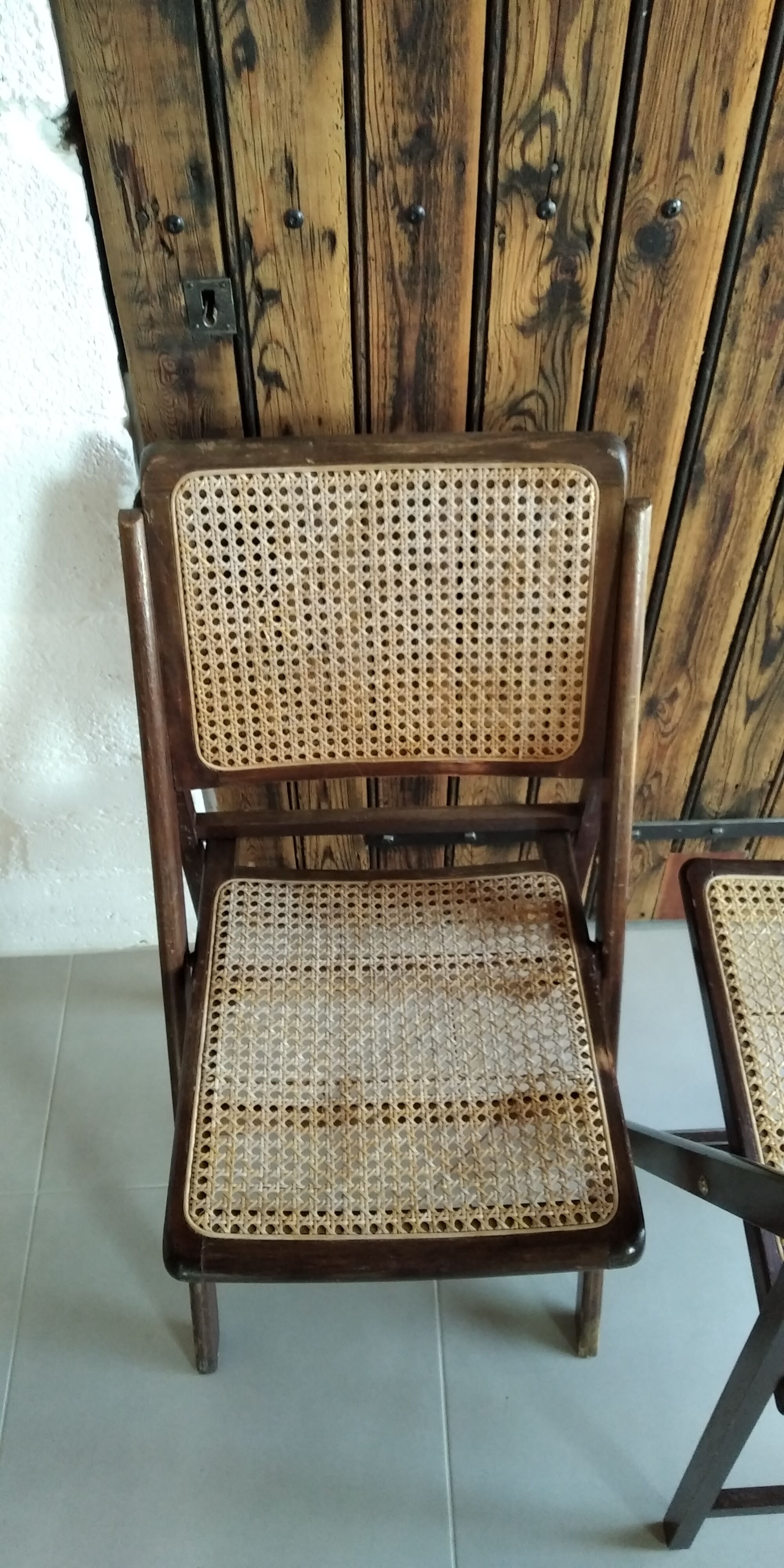 Pair of folding chairs wicker cané