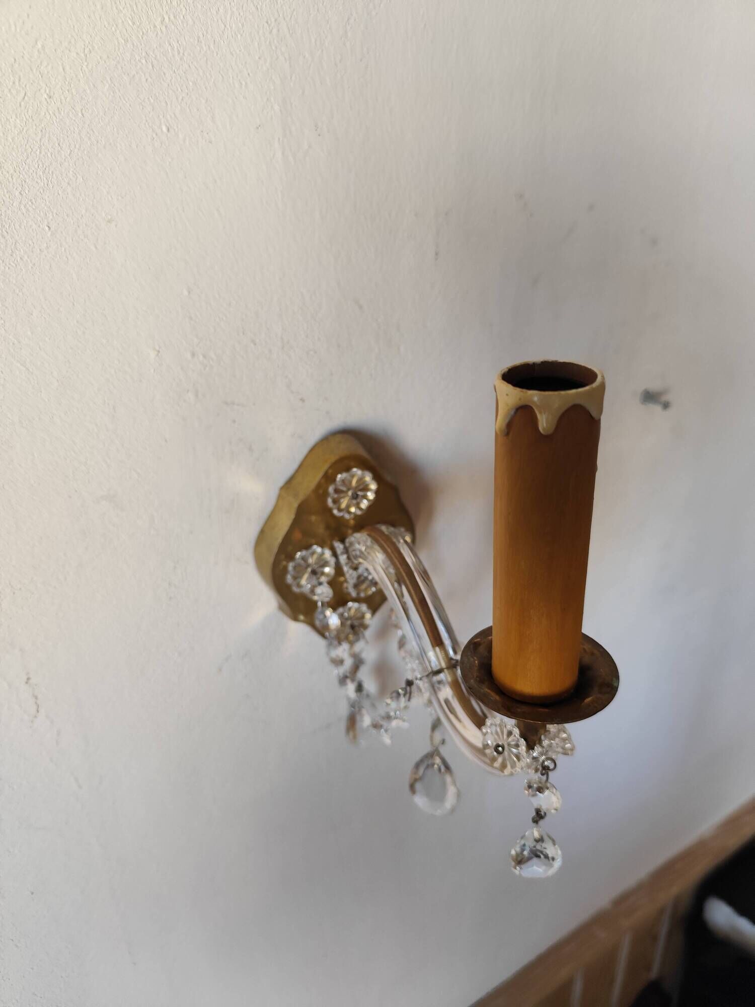 Venetian wall sconce, glass sconce, brass, pendants.