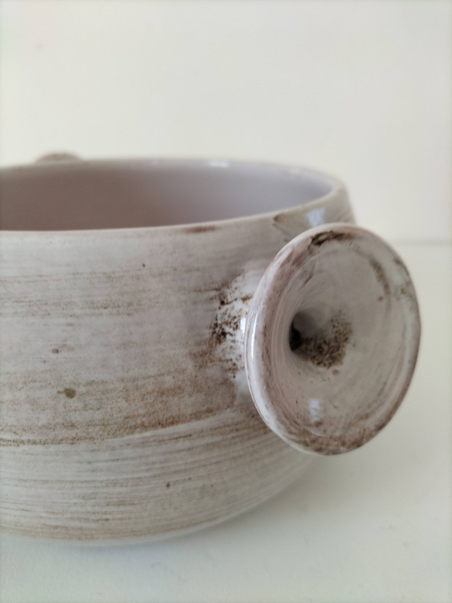 Glazed stoneware dish with floral motif