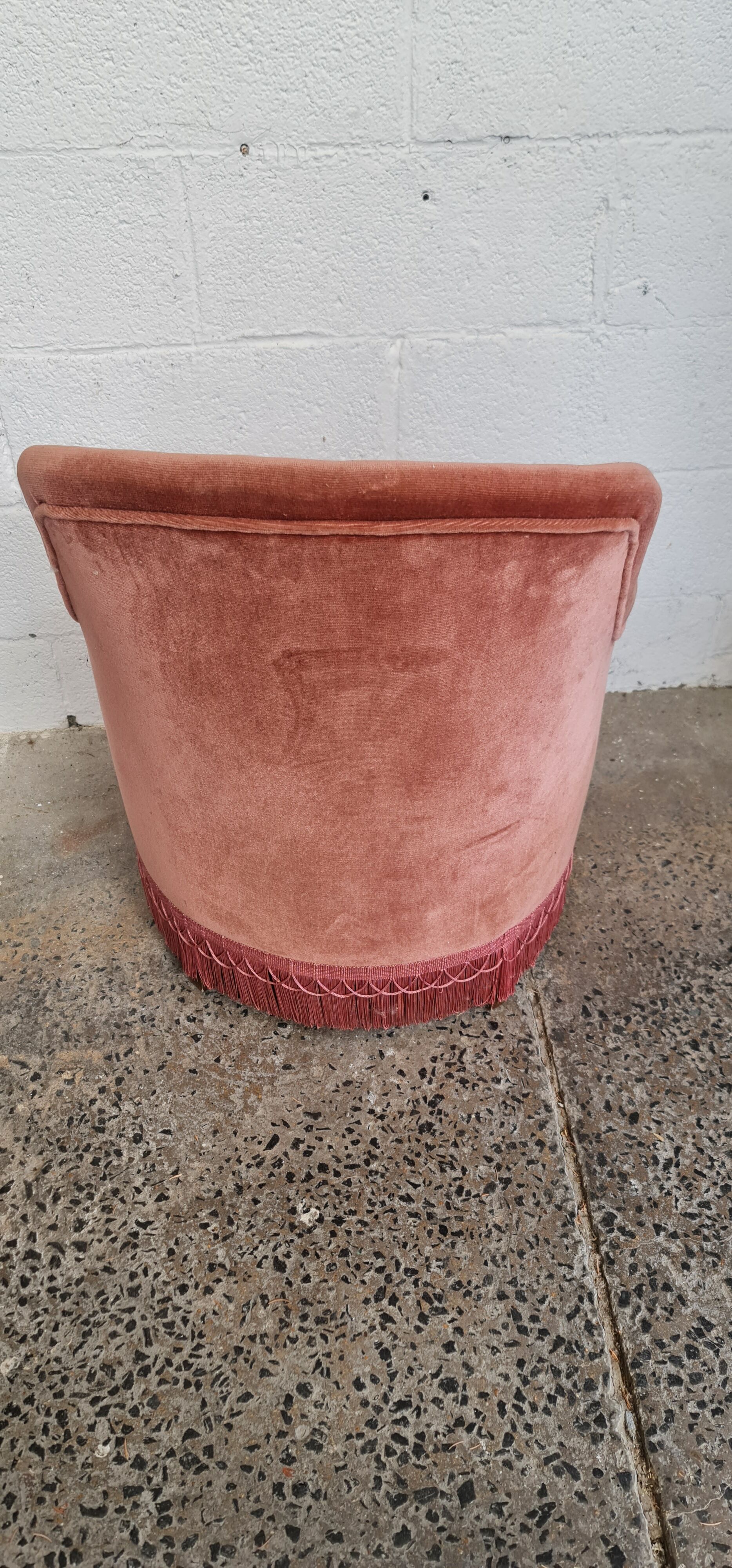 Pink velvet toad armchair
