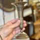 Paire de vases décoratifs en laiton