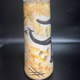 Ceramic vase annotated "lebabel jablat"