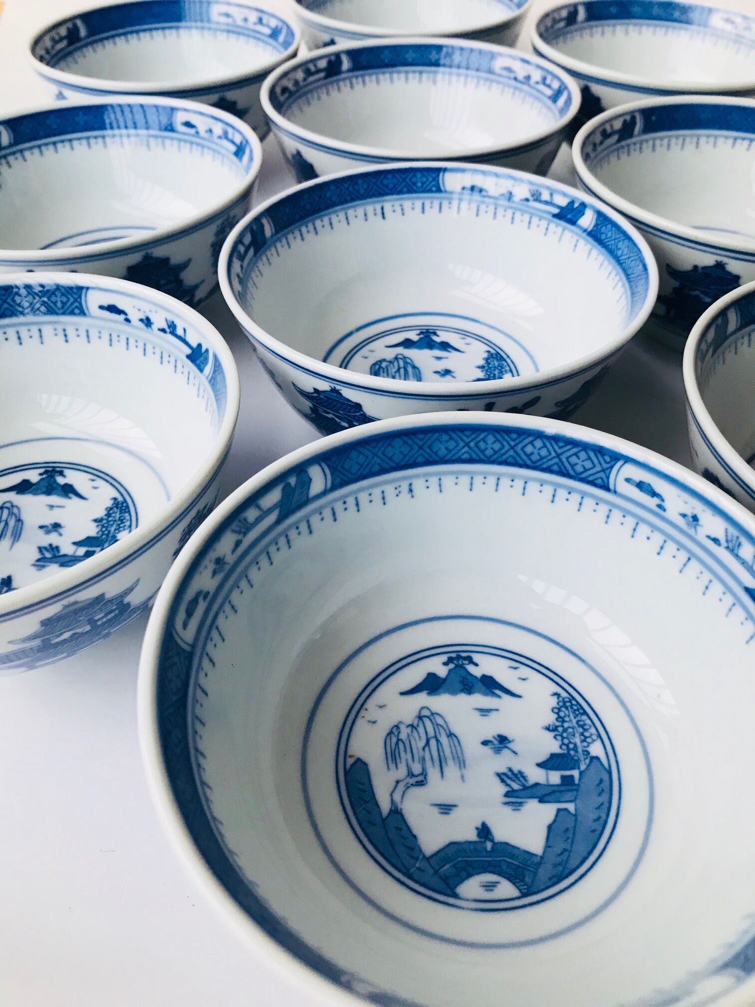 Set of 10 Chinese bowls