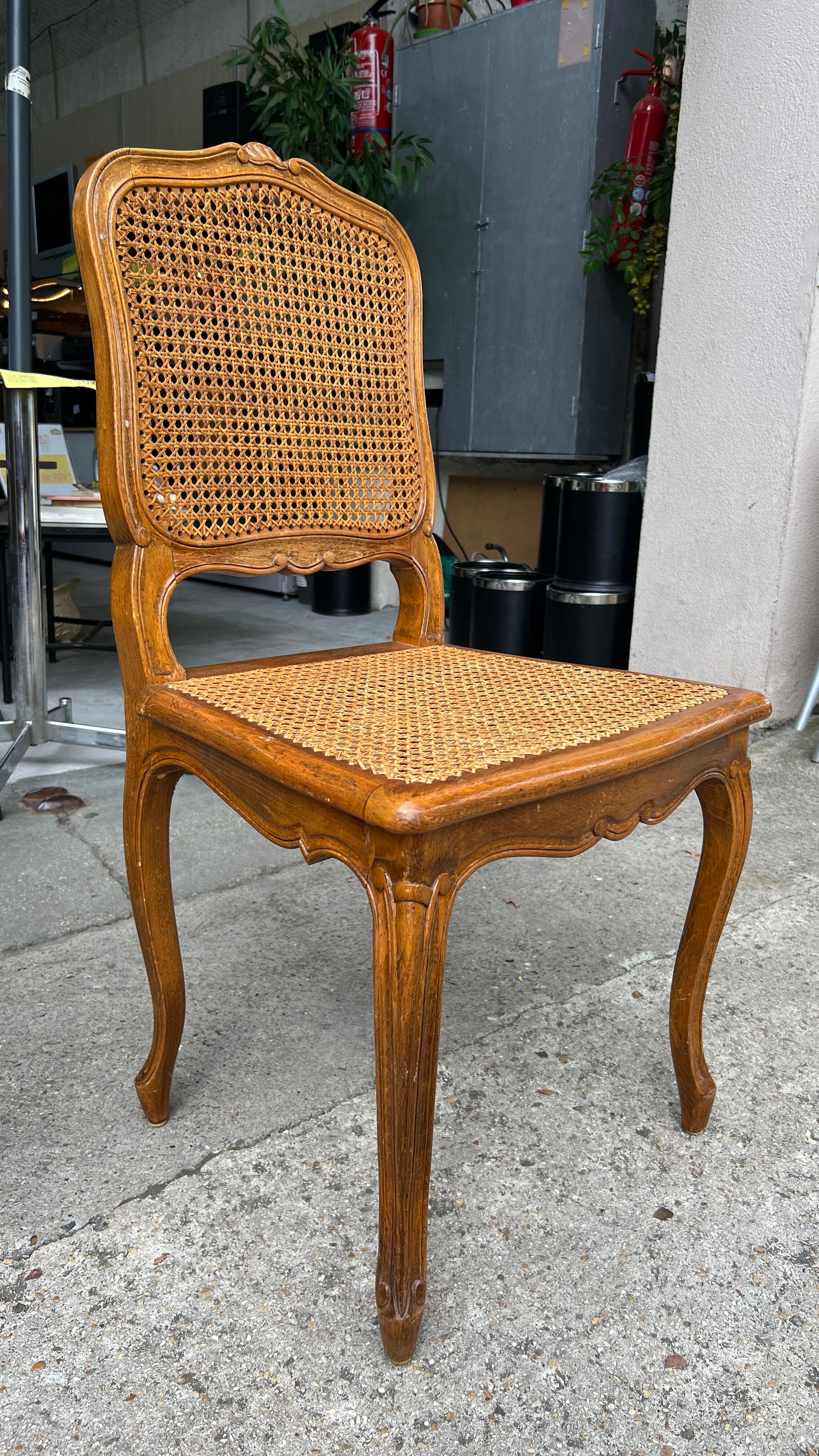 Set of 6 antique chairs in wood and cannage