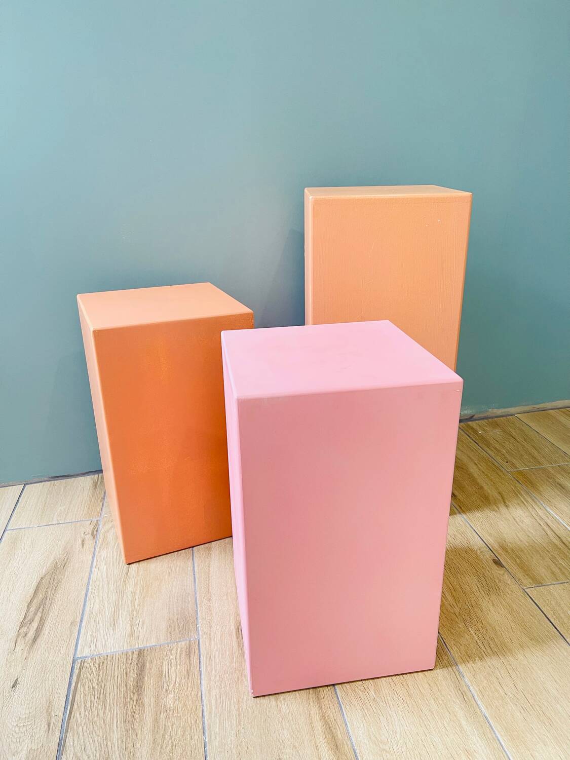 Wooden podium painted – Former filming set decoration