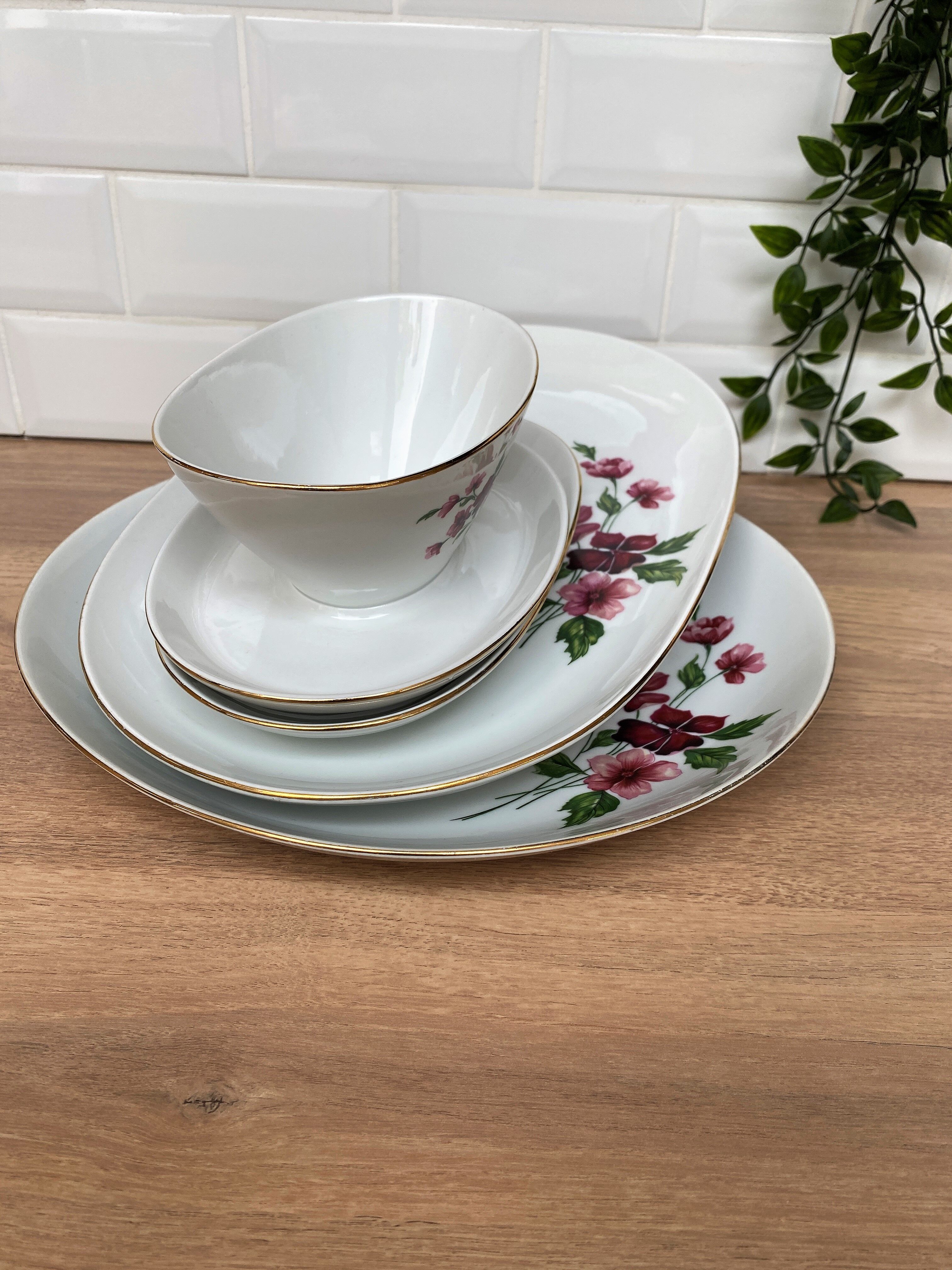 Set of 4 serving dishes