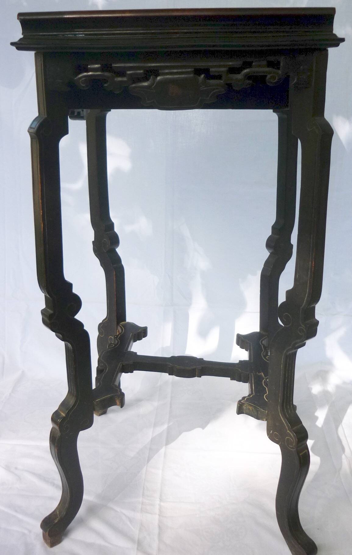 Carved saddle with Indochinese spacer