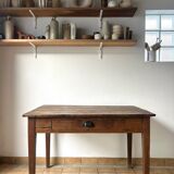 Farm table