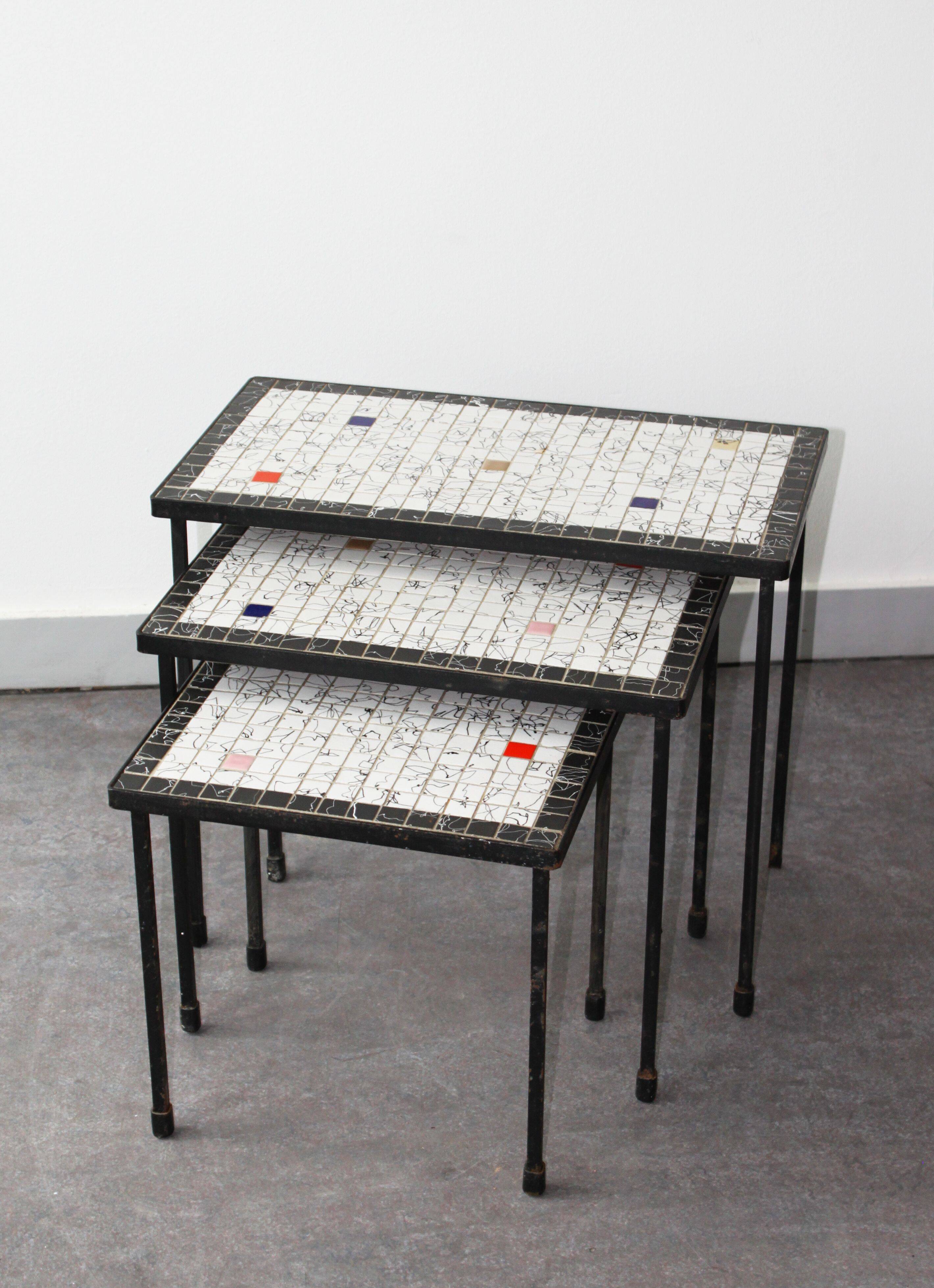 Ensemble de 3 tables gigognes, milieu XXème