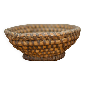 Vintage woven basket, small woven basket, bread basket, banneton