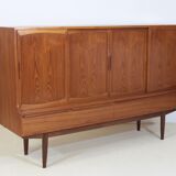 Henning Kjaernulf high sideboard