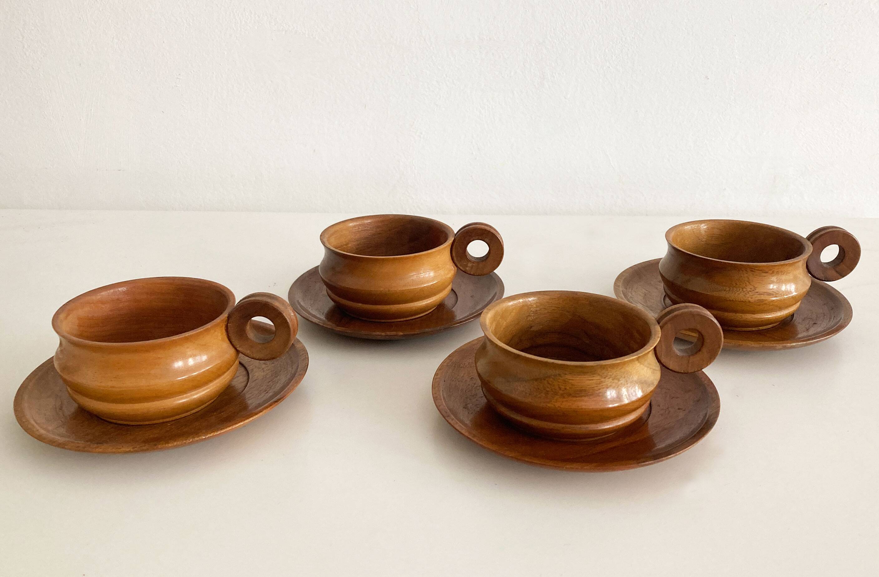 Ensemble de tasses en teck vintage des années 1970