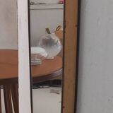 Miroir en forme de bouclier avec cadre en laiton, années 50