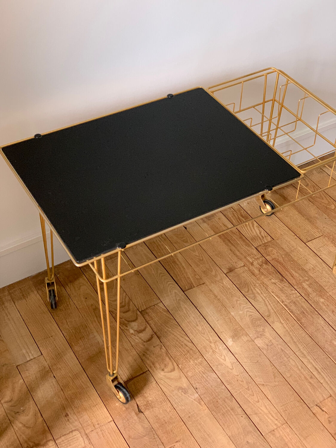 Table desserte vintage sur roulettes